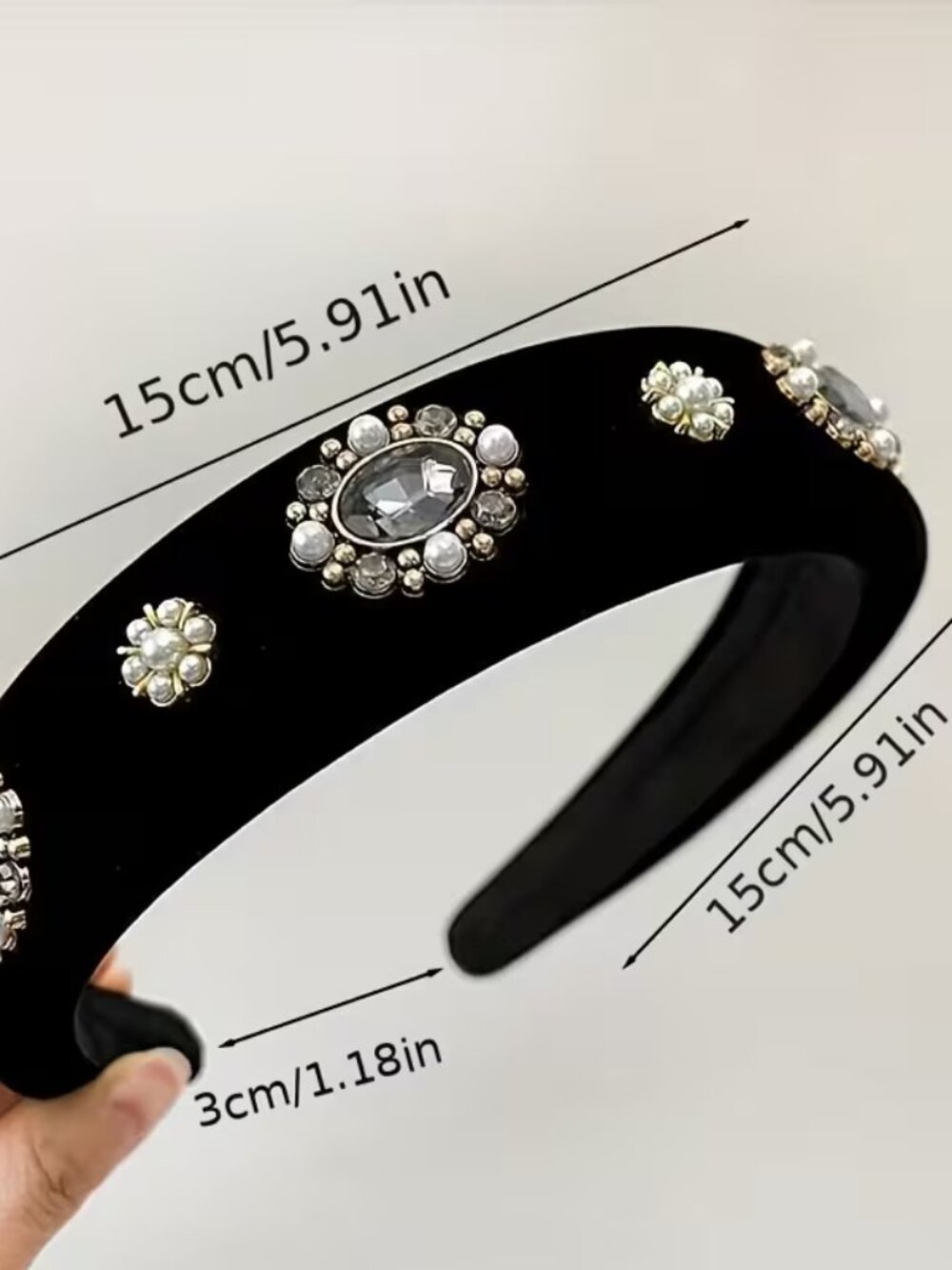 HEADBAND IN BLACK VELVET WITH PEARL & GOLD ACCENTS